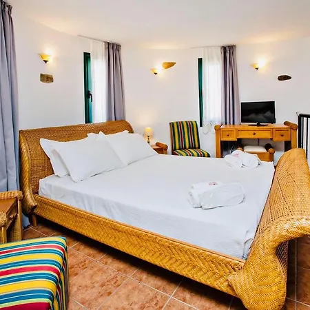 Renthousetinos 2 *